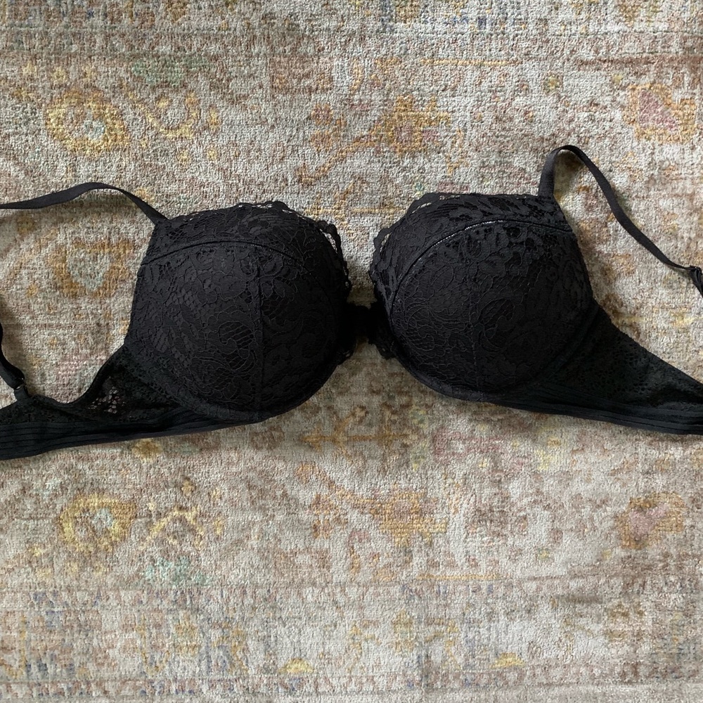VS bombshell 38C black lace